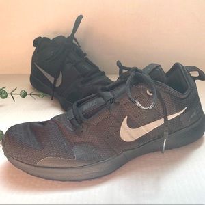 Nike varsity compete TR Trail running fitness casual athletic sneakers size 8.5